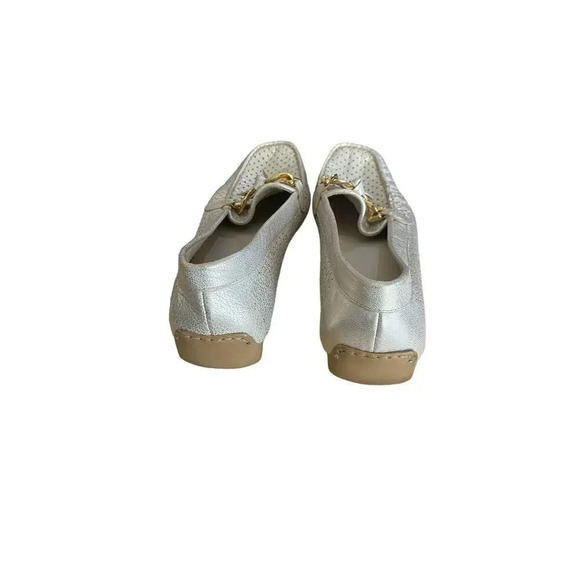 Stuart Weitzman Women's Gold Driving Narrow Width Loafer Shoes Size 7.5 - Picture 4 of 9